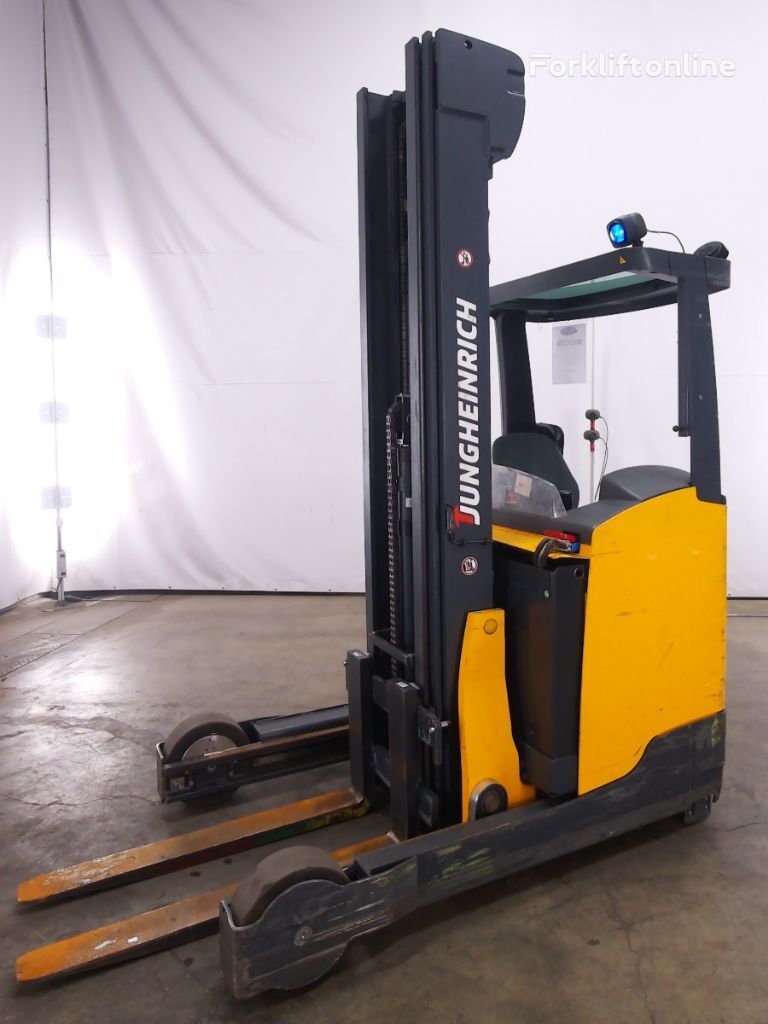 Jungheinrich ETV325 reach truck